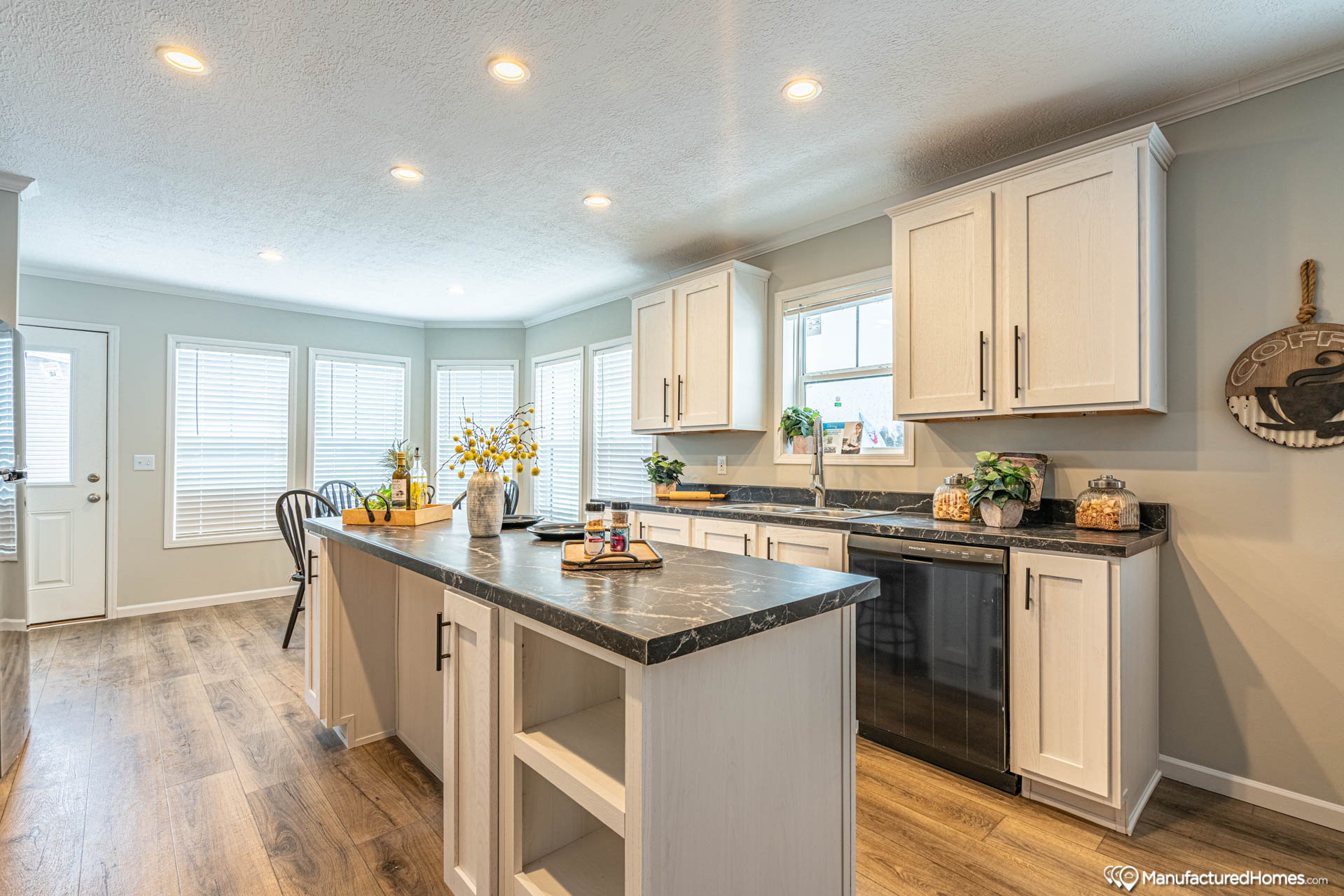 Legacy Series The Maverick 74LEG28483AH from Family Dream Homes of